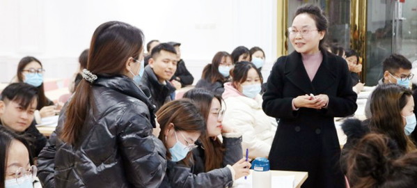 靖边 专家指导+名师授课+培优补弱+日清月结的教学模式