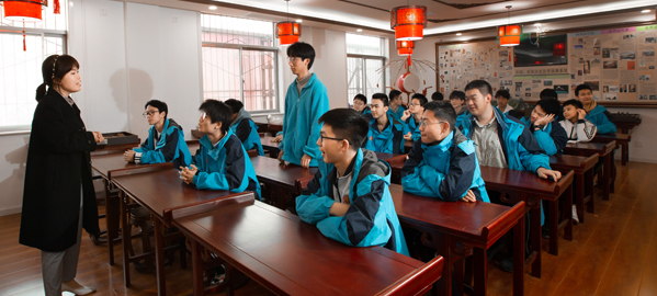 靖边 分类教学，因材施教，采取“一类一方案、一人一目标”的教学方法